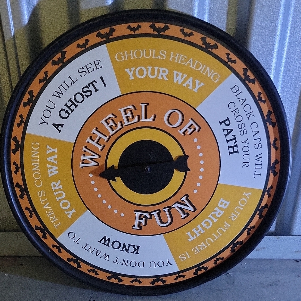 Halloween Wheel of Fun Decoratiins